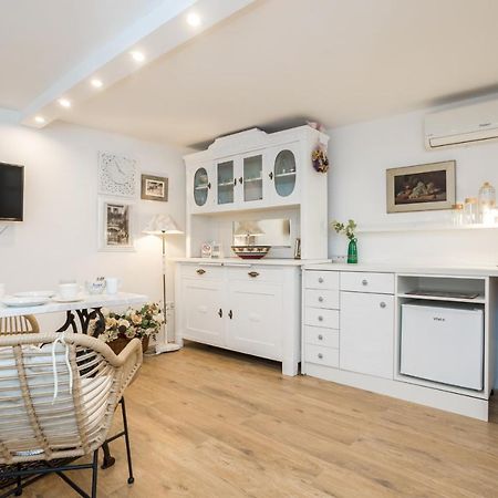 Charming Studio Apartment At House Rustica With Terrace And Nearby Parking Punat Exterior foto