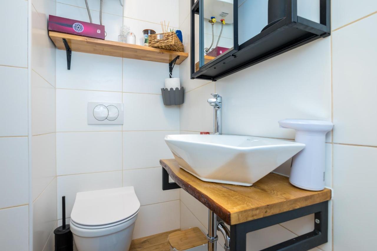 Charming Studio Apartment At House Rustica With Terrace And Nearby Parking Punat Exterior foto
